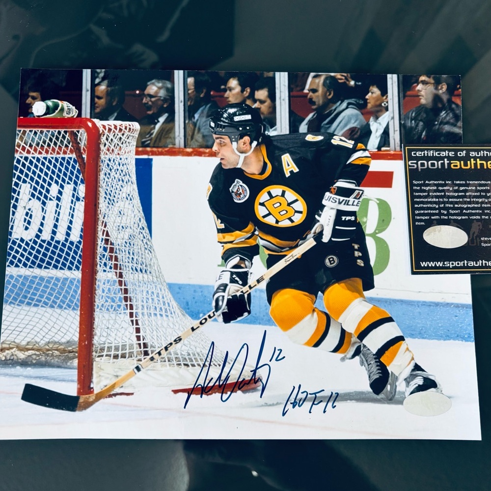 Adam Oates Autographed Boston Bruins 8x10 Photo